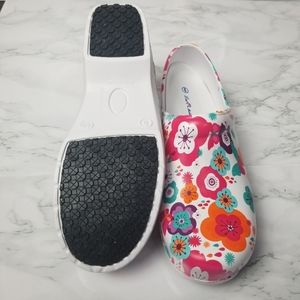 Nurse clogs